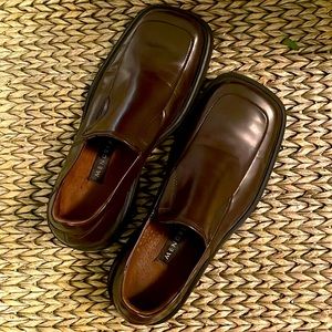 Men’s dress shoes by Mendrez